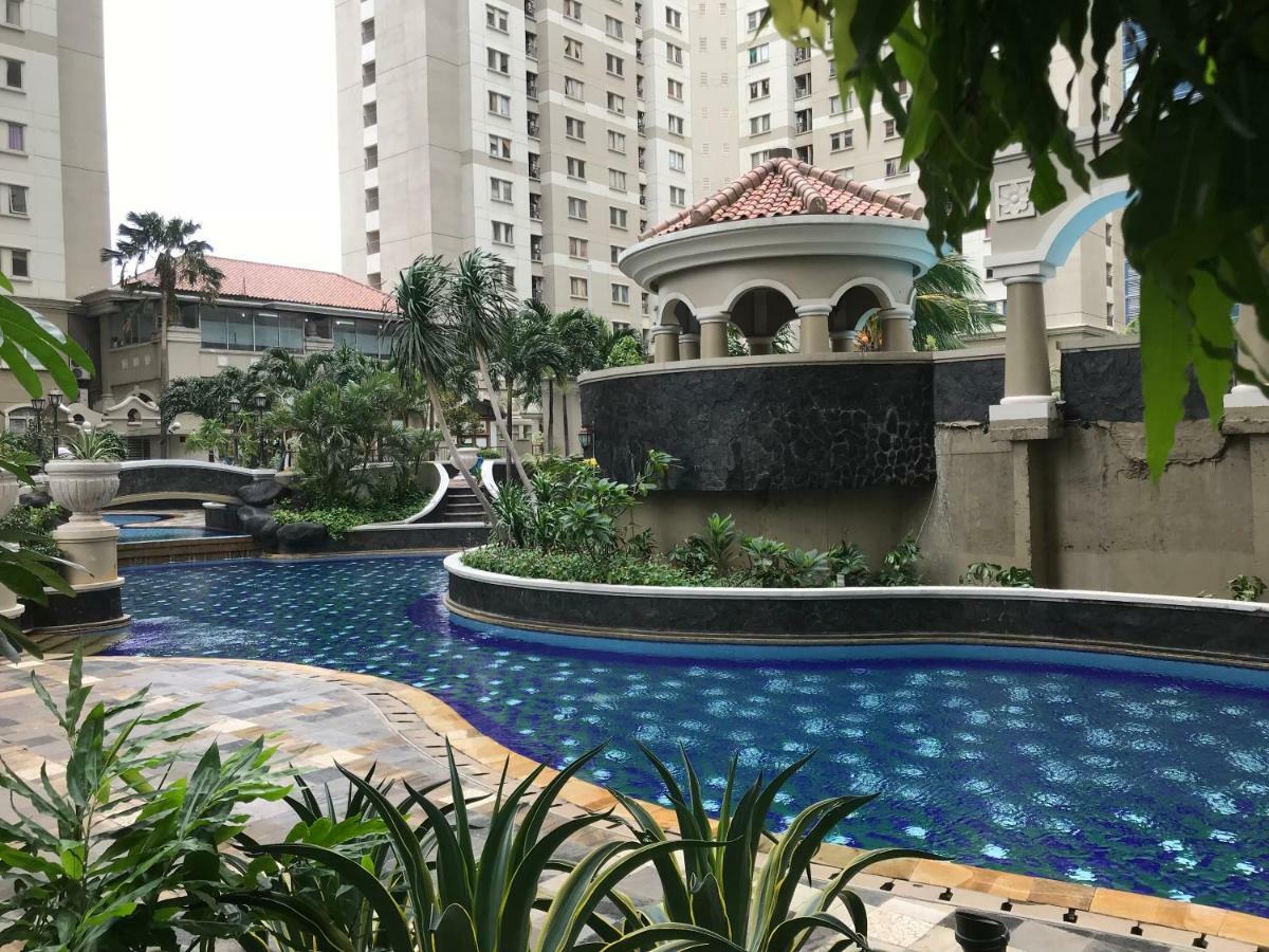 Mediterania Garden Residence I Jakarta Exterior photo